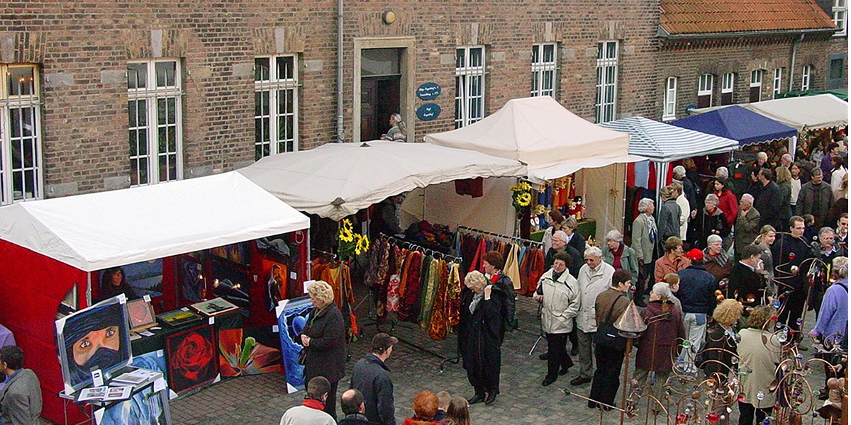 Kunsthandwerkermarkt im Engelshof (Köln)